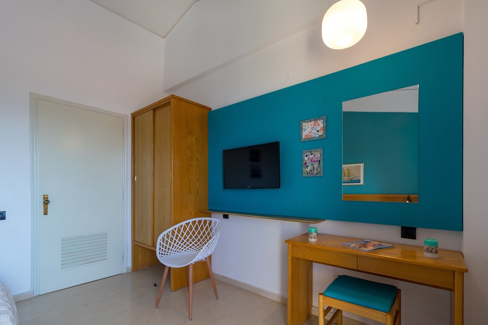 

Verona - Barbati - Elite Corfu - Adults Friendly