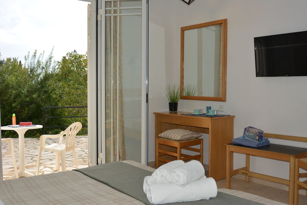 

Verona - Barbati - Elite Corfu - Adults Friendly