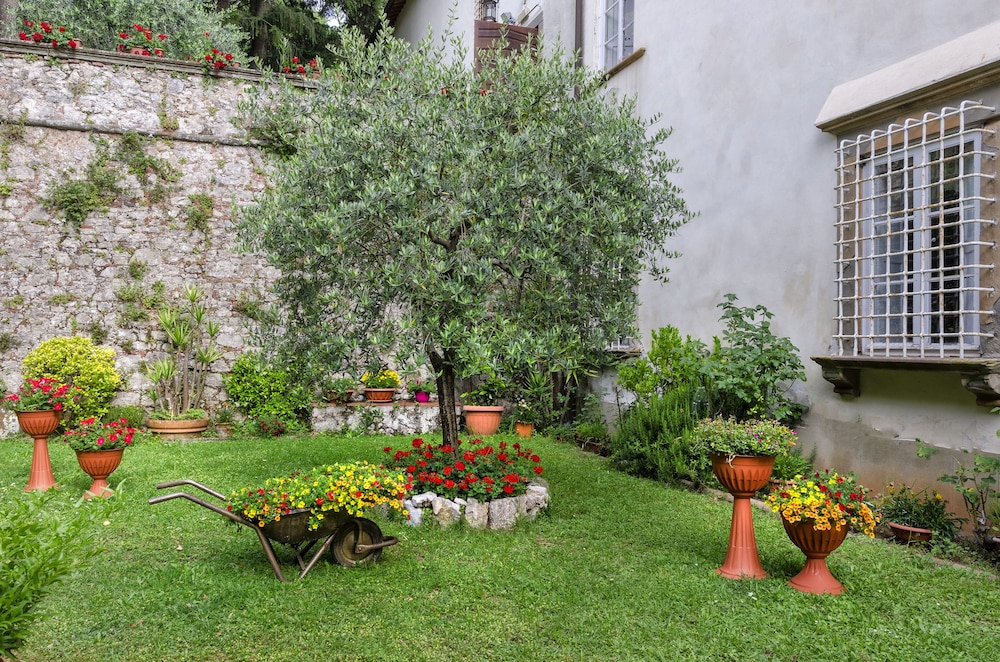 

Bologna - Lucca - Casa Diocesana di Lucca