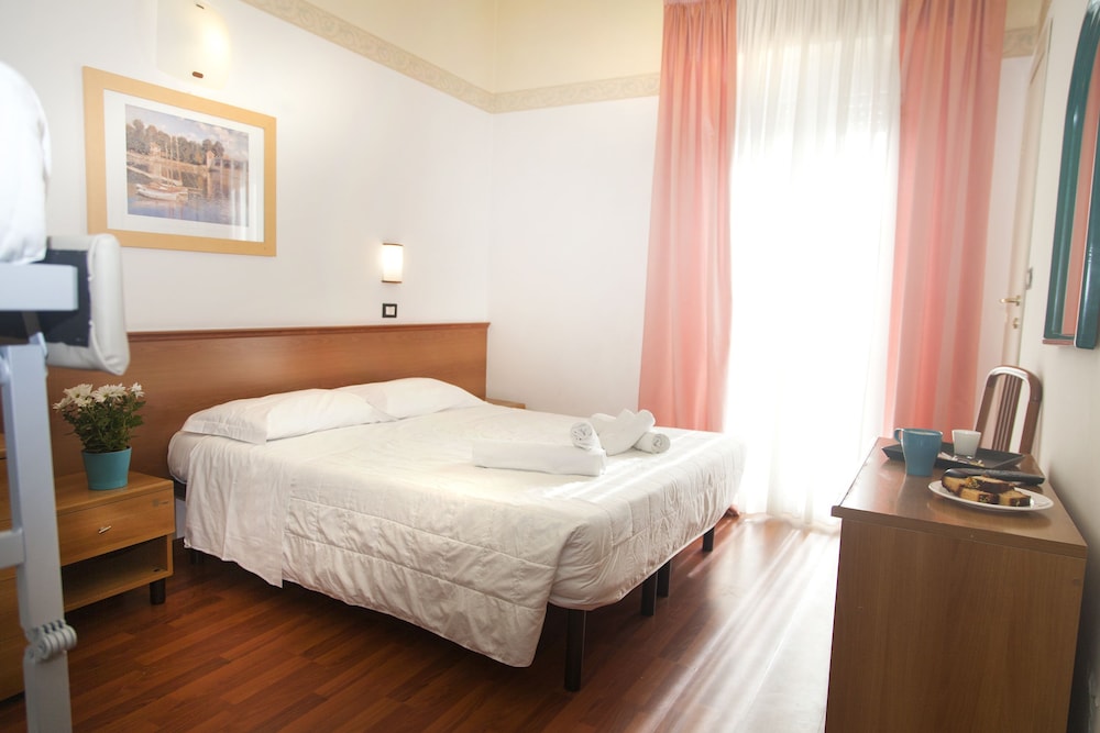 

Napoli - Riviera Romagnola, Mare Italia - Hotel Stella D'Italia