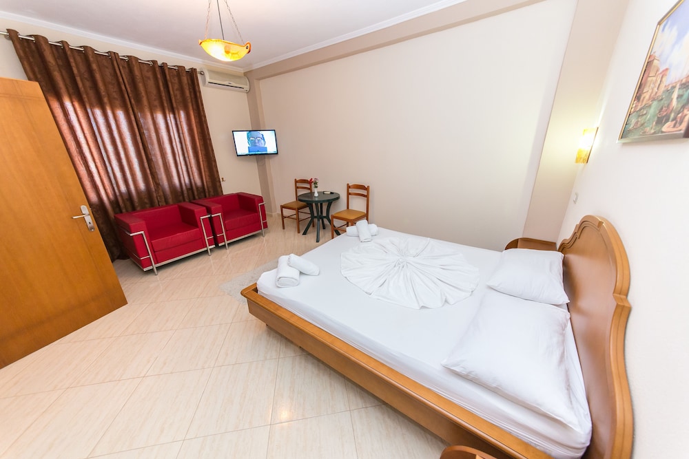 

Milano - Riviera Albanese - Hotel Bahamas
