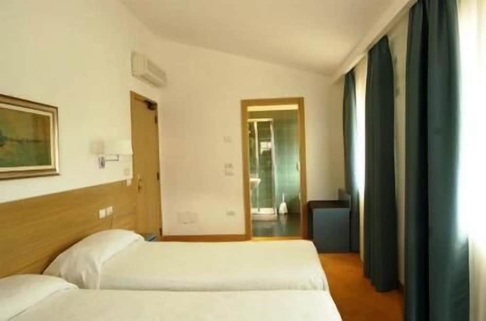 

Milano - Arco - Al Caminetto