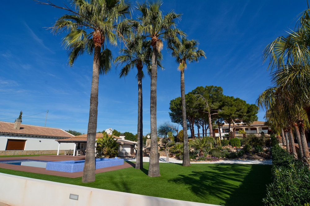 

Bologna - San Juan de Alicante - Hotel Boutique Canelobre