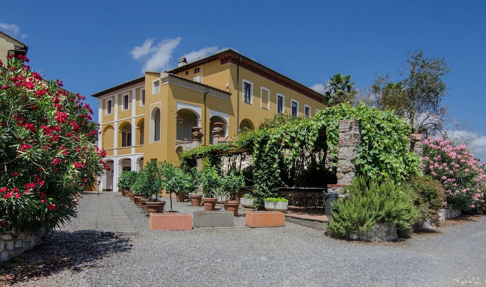 

Catania - Lucca - Hotel Villa Cheli