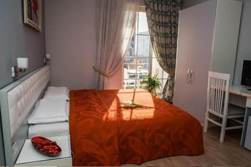 

Venezia - Tirana - Hotel Vila Verde City Center