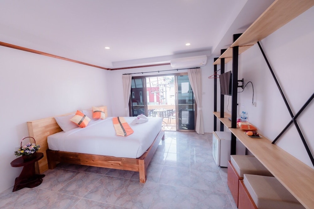 

Roma - Bangrak Beach - Koh Samui - Coconut Grove Hotel Samui