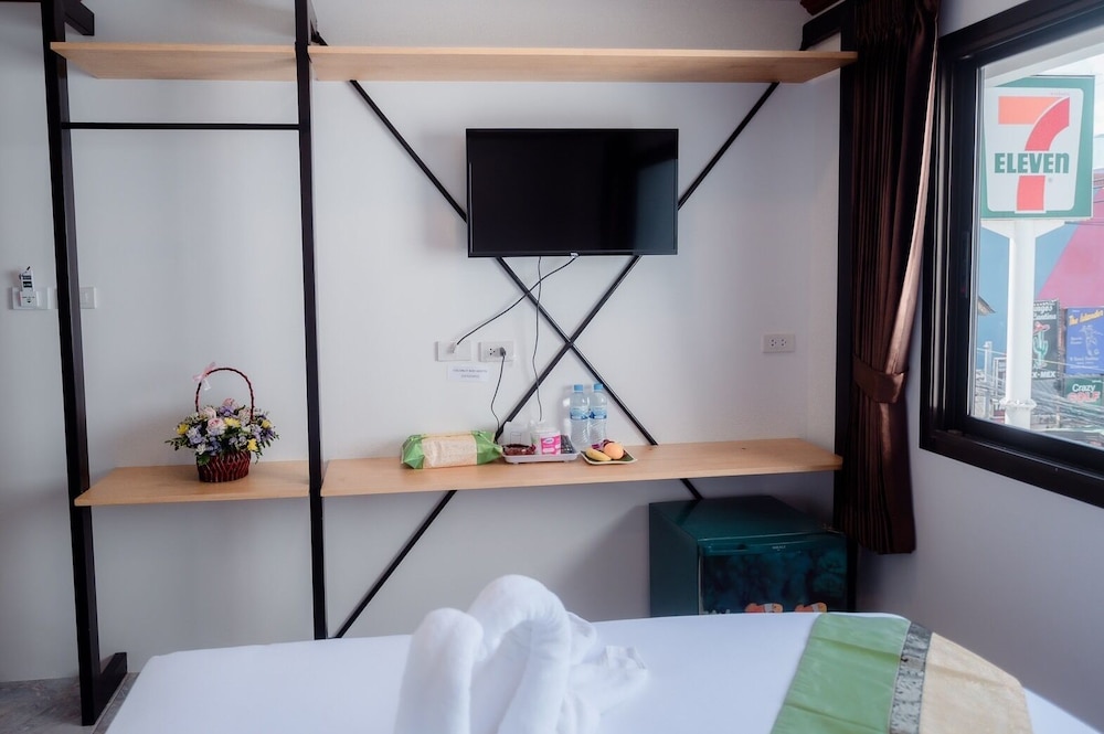 

Roma - Bangrak Beach - Koh Samui - Coconut Grove Hotel Samui