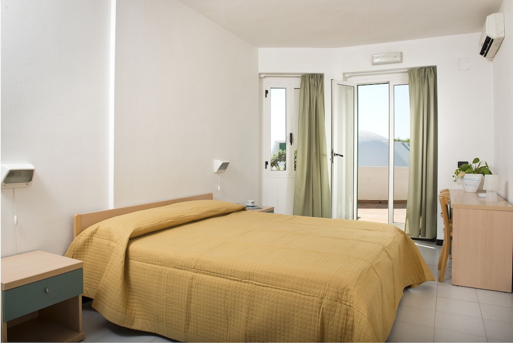 

Pisa - Monopoli - Cala Corvino Hotel Resort