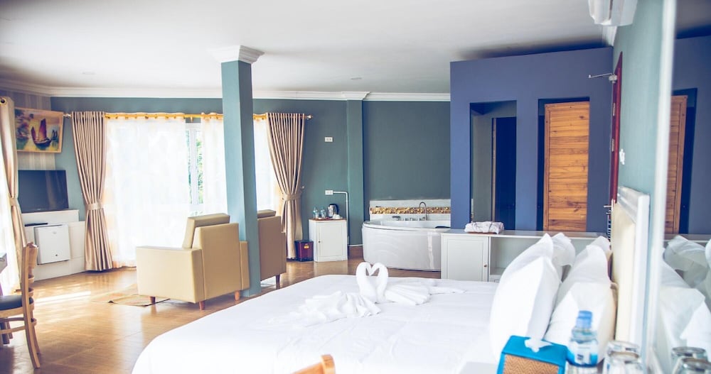 

Milano - Koh Rong Island - Scarlet Sails Resort