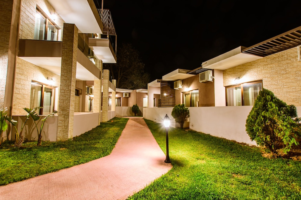 

Pisa - Chania - Gregory Comfort Hotel