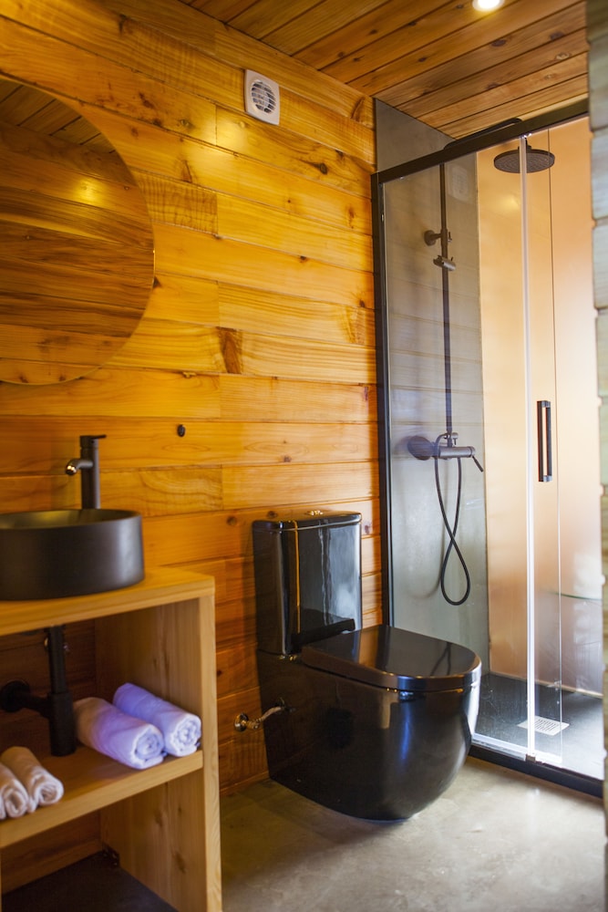 

Milano - Agualva - Caparica Azores Ecolodge