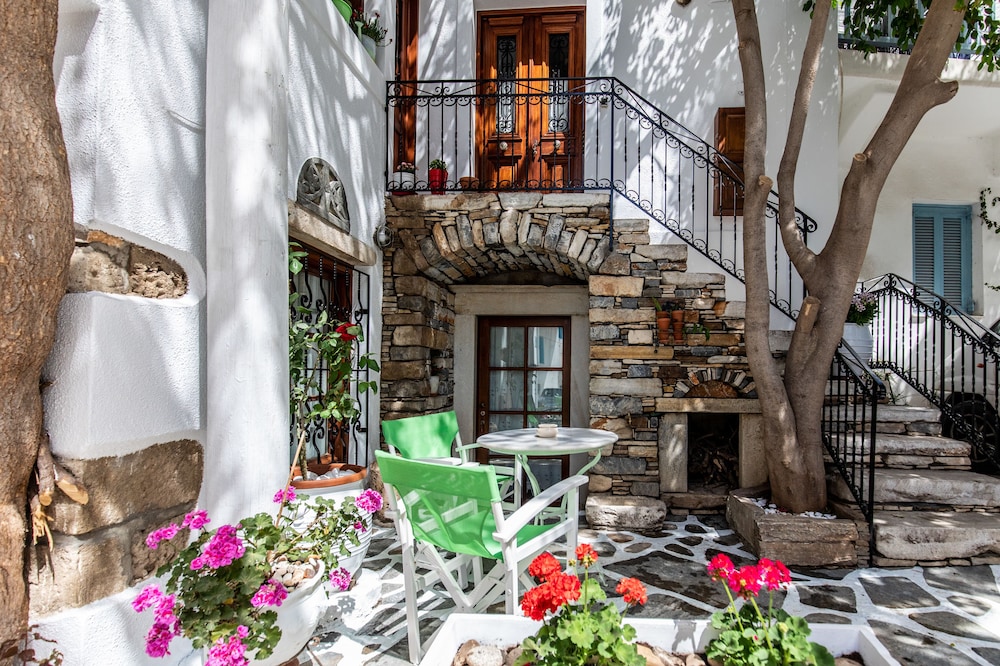 

Milano - Agios Prokopios - Arco Naxos Luxury Apartments
