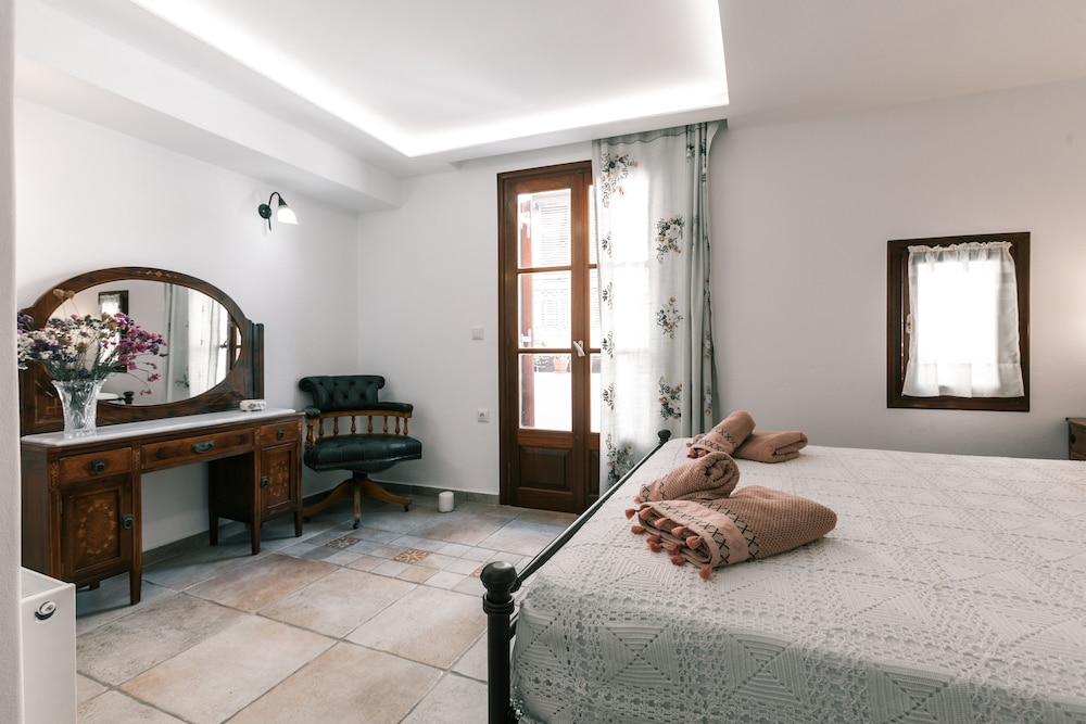 

Torino - Stelida - Arco Naxos Luxury Apartments