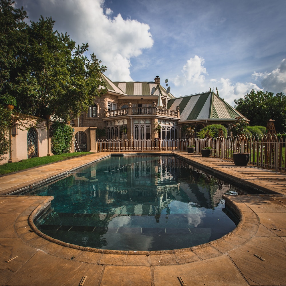 

Napoli - Kempton Park - Schoon Huis Manor