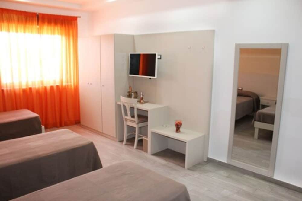 

Milano - Casalnuovo di Napoli - Hotel Cesirja