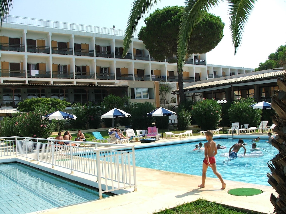 

Pisa - Svoronata - Irinna Hotel