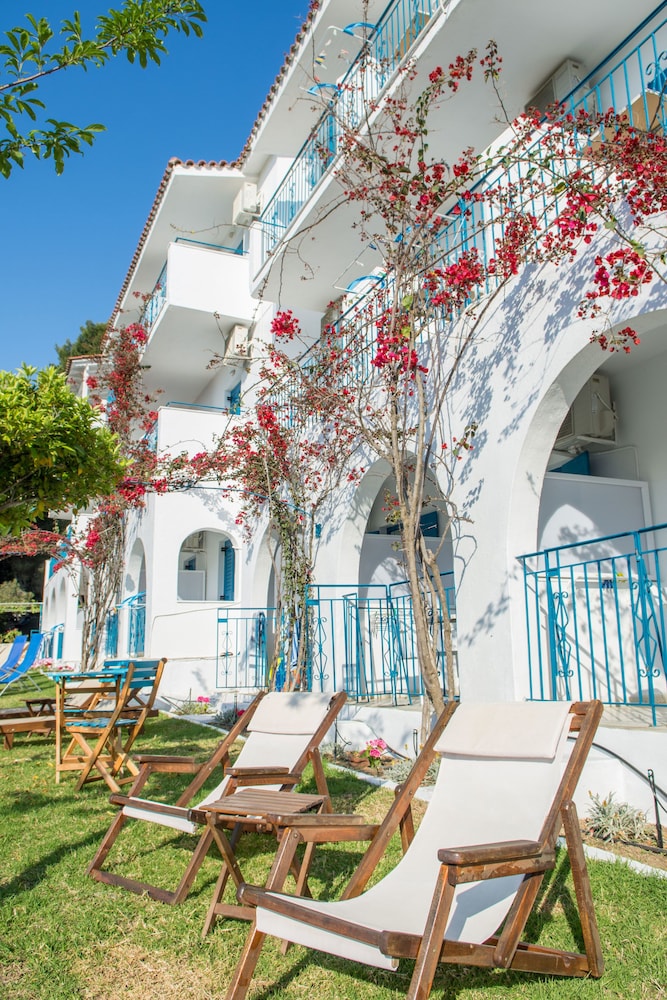 

Roma - Skiathos, Isole Greche - Aelia Studios