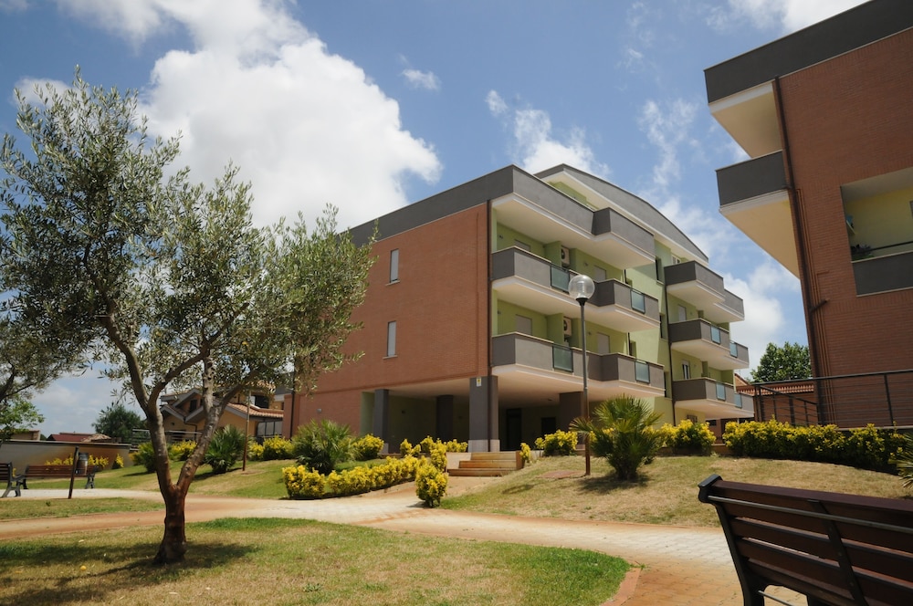 

Catania - Ostia Lido - Isa Residence Fiumicino Airport