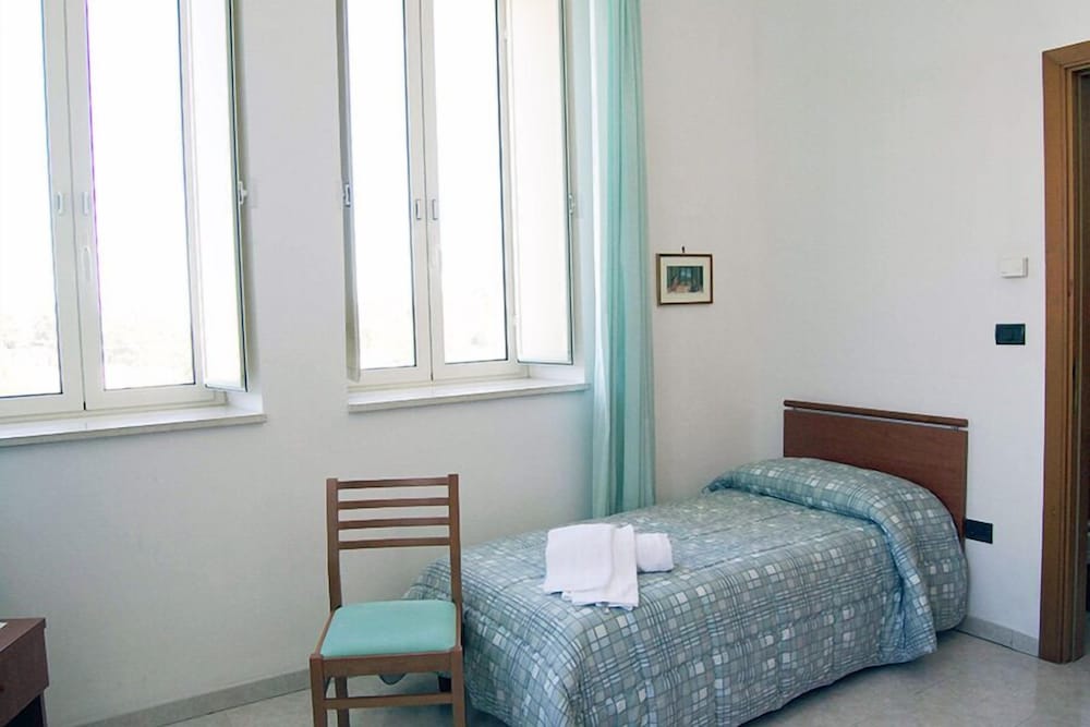 

Cagliari - Ostuni - Centro di Spiritualità Madonna della Nova