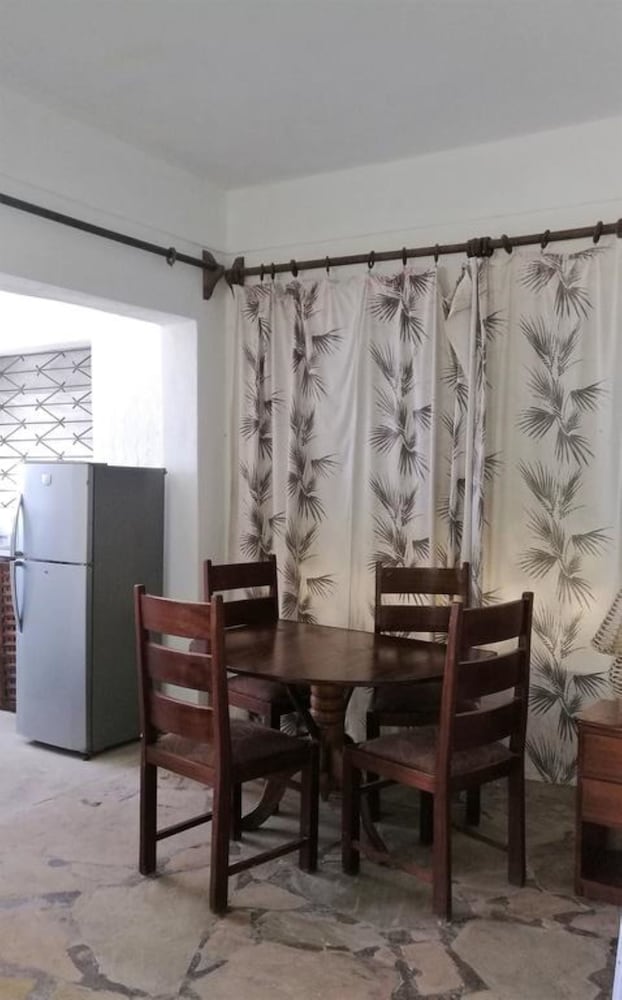 

Venezia - Mtwapa - Cooke Villa