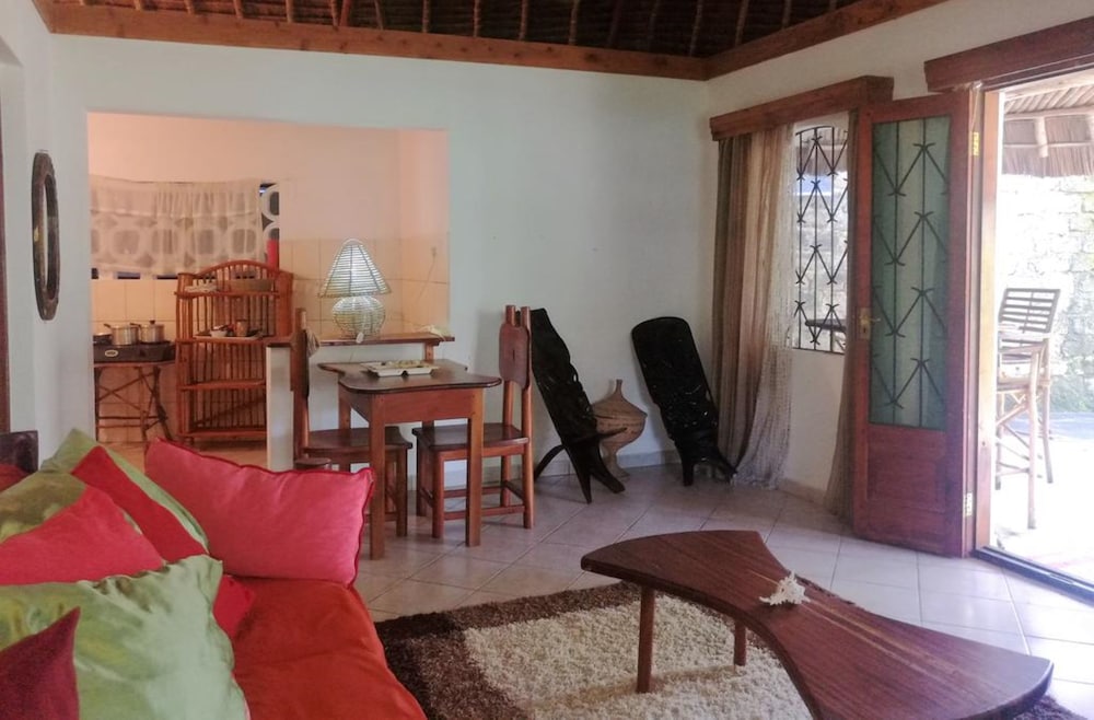 

Milano - Mtwapa - Cooke Villa