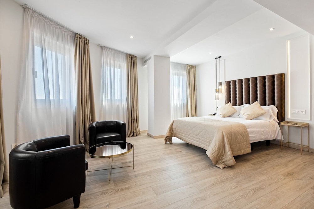 

Alghero - Santa Cruz de Tenerife - Urban Anaga Hotel