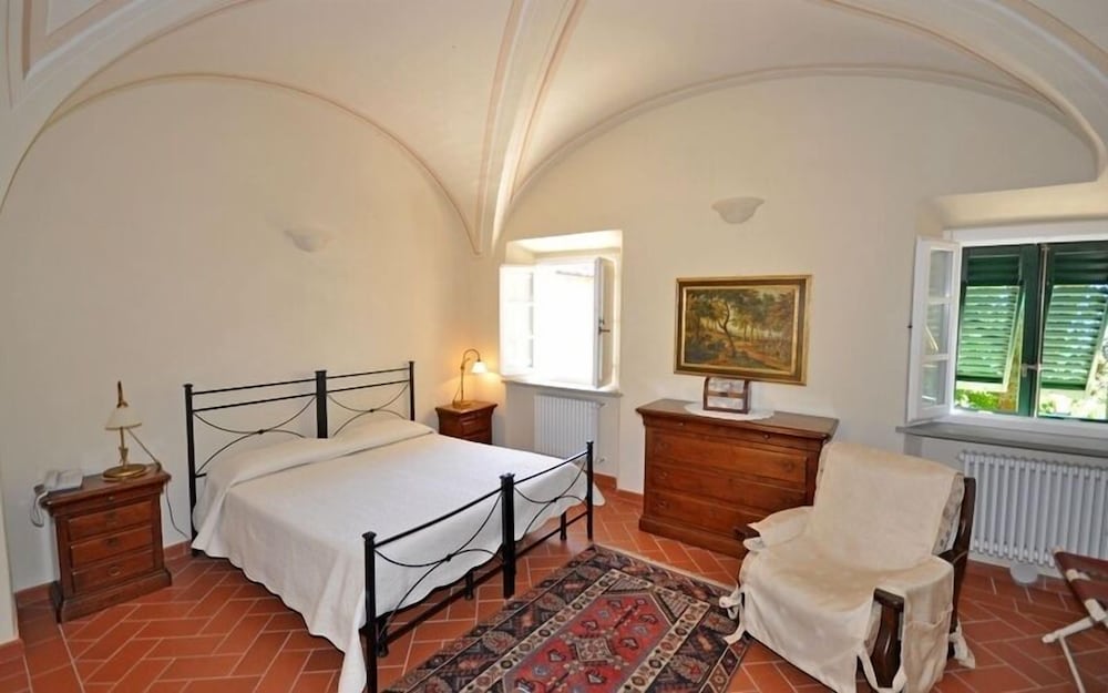 

Palermo - Volterra - Relais Villa Sensano