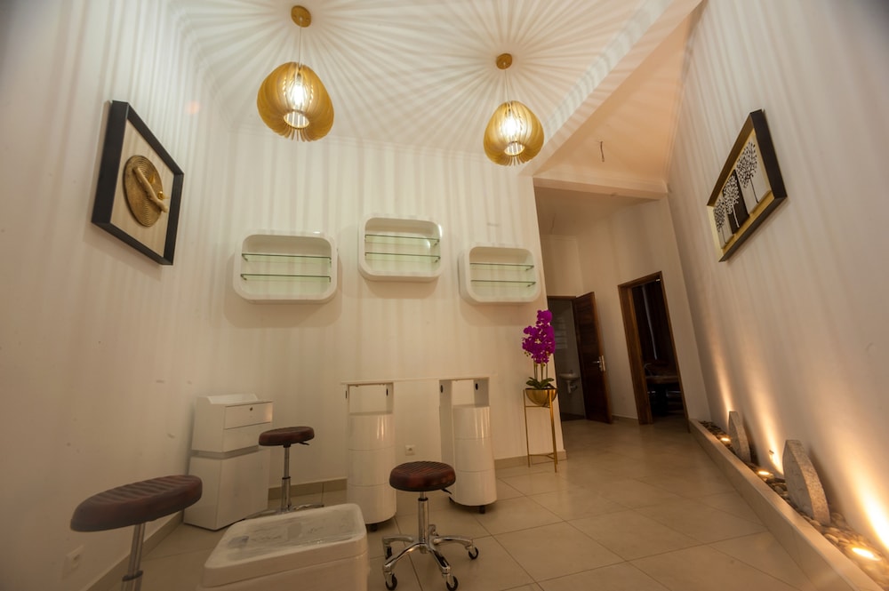 

Milano - Antsirabe - Arotel SPA