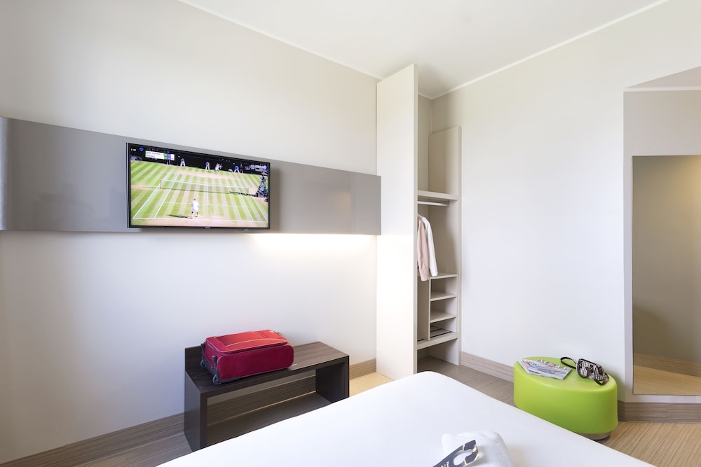 

Cagliari - Milano - B&B Hotel Milano-Monza