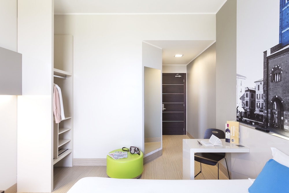 

Bari - Milano - B&B Hotel Milano-Monza