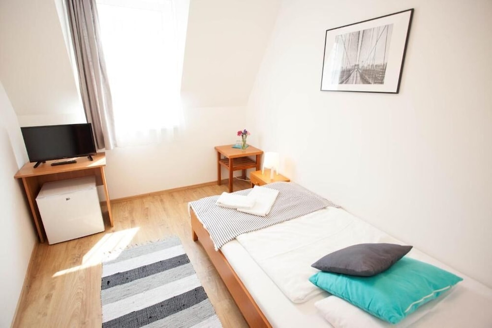 

Bologna - Bratislava - Hotel Taxis Bratislava - New rooms