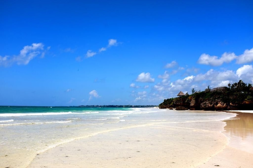 

Roma - Kilifi - Salty's Kitesurf Village