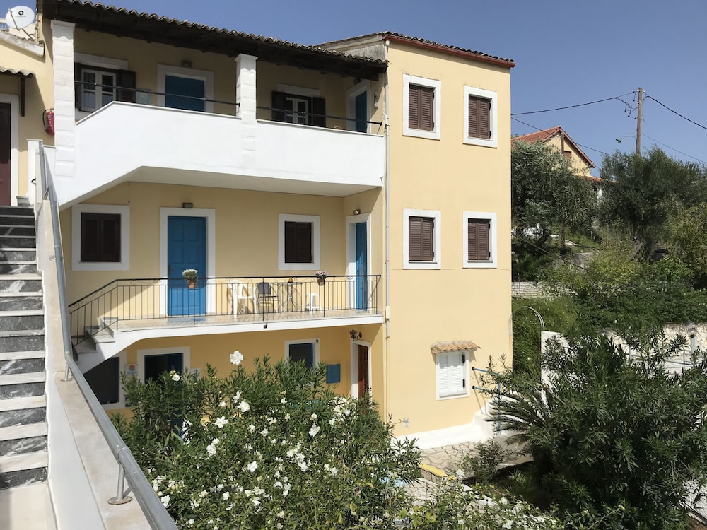 

Verona - Kassiopi - Sunflower Apartments & Studios