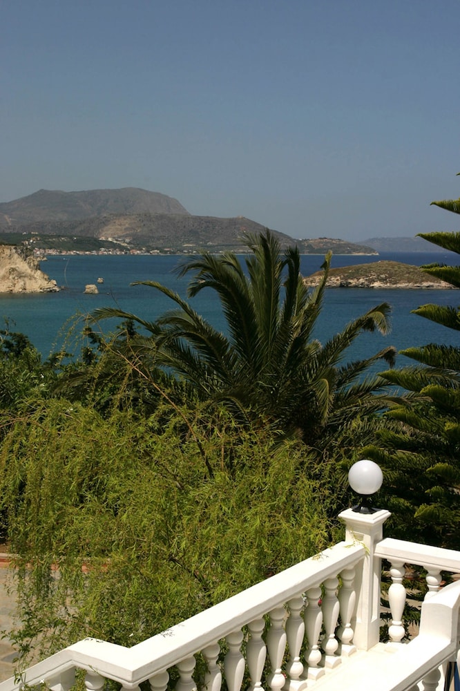 

Roma - Georgioupoli - Villa Irini