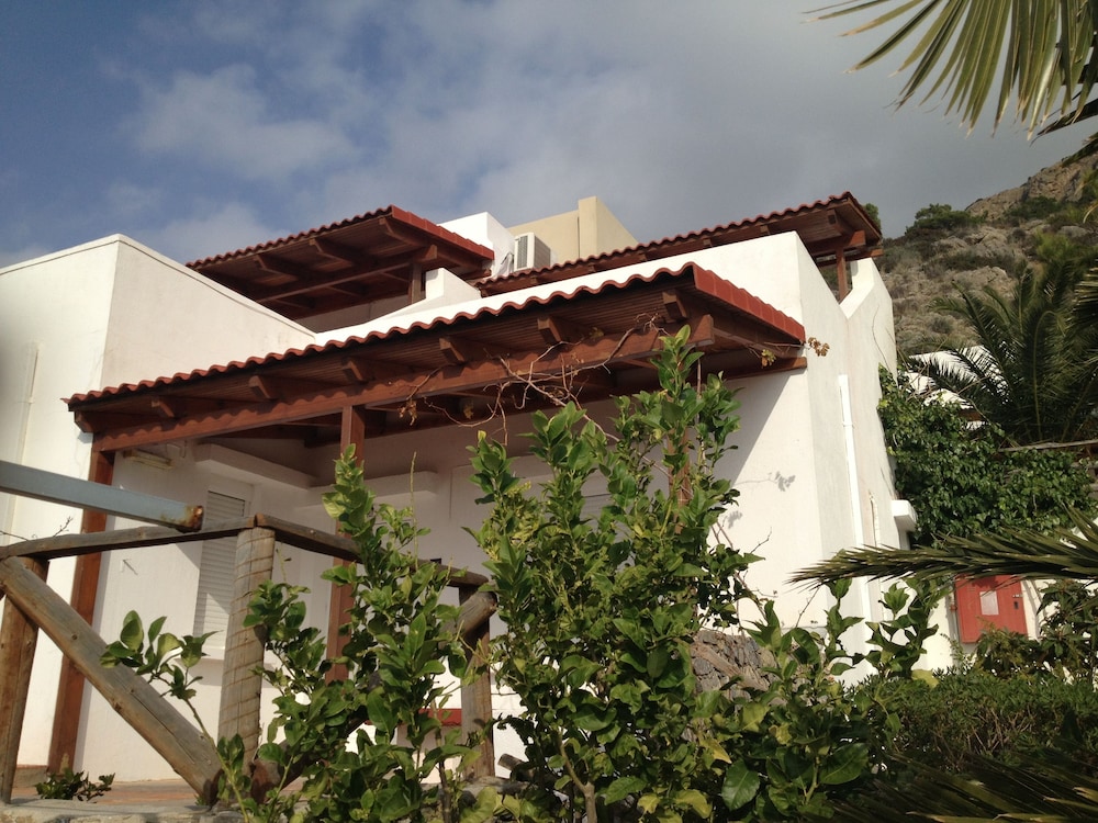 

Napoli - Ierápetra - Nakou Village