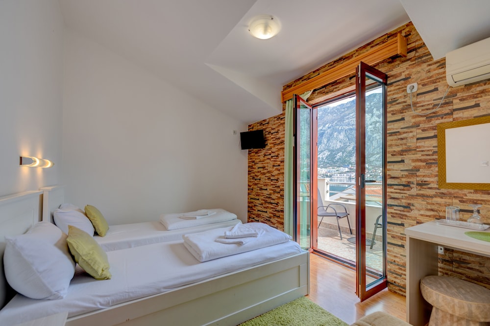 

Milano - Kamenari - Hotel Galia