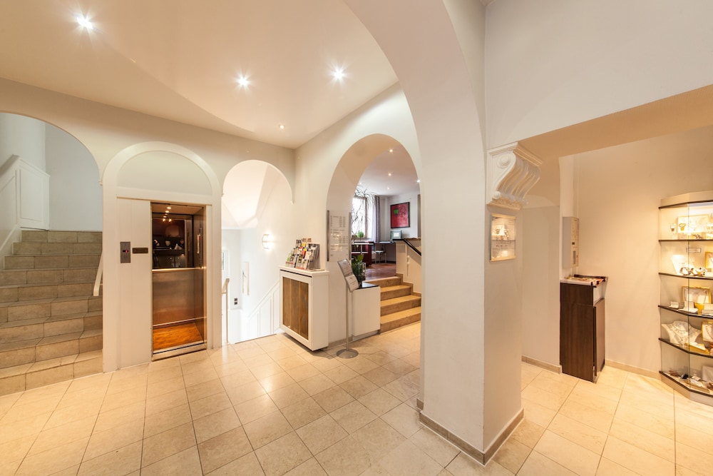 

Lamezia Terme - Francoforte sul Meno - Hotel Offenbacher Hof