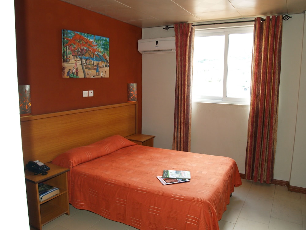 

Milano - Baie du Tombeau - Champ de Mars B&B