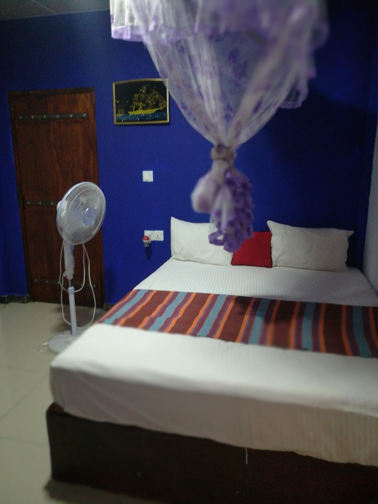 

Roma - Dambulla - Tiny Holiday Resort