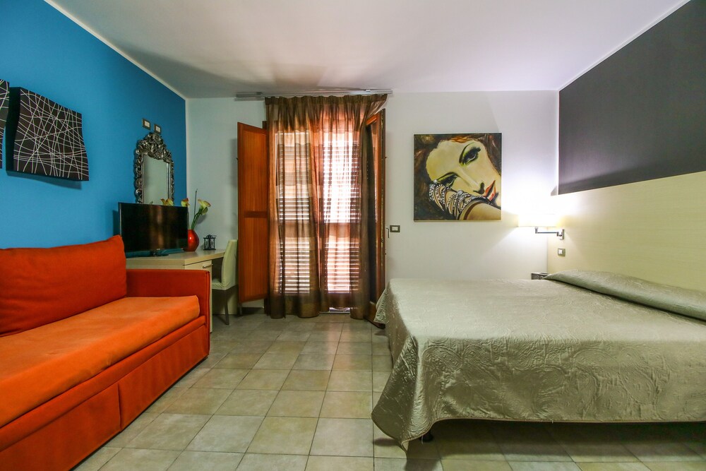 

Milano - Lampedusa - Hotel & B&B Nautic
