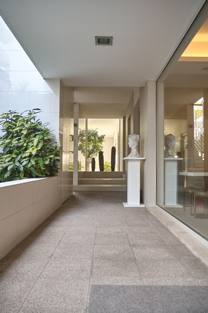 

Milano - Molfetta - Soglow Business Class Hotel