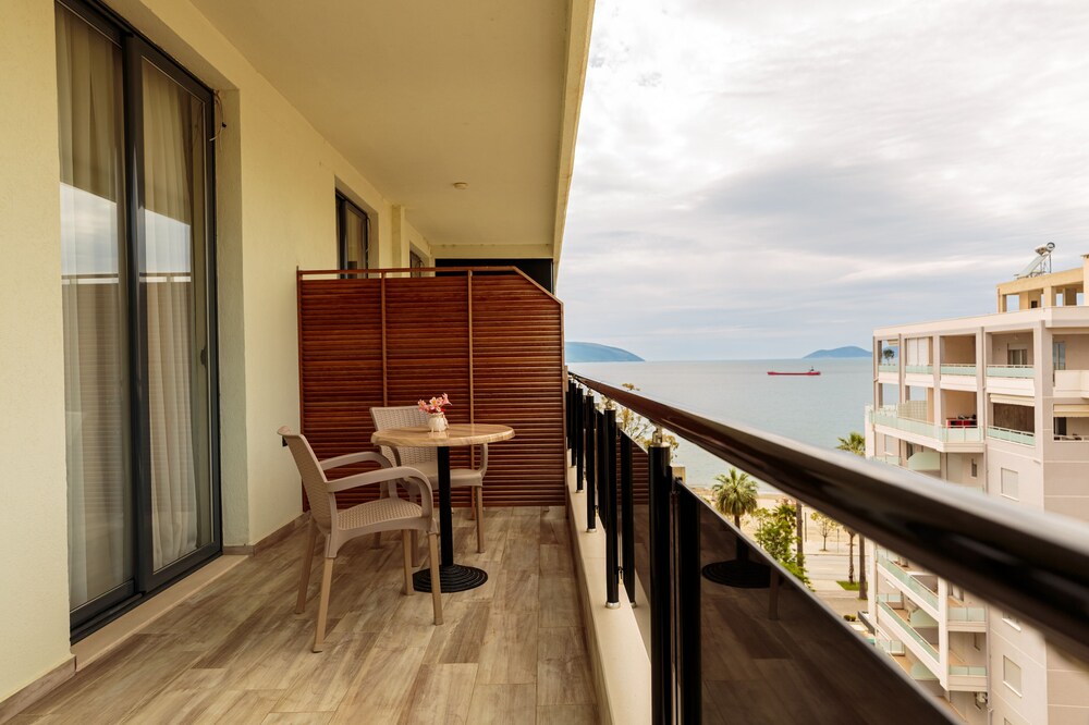 

Catania - Valona - Regina City Hotel