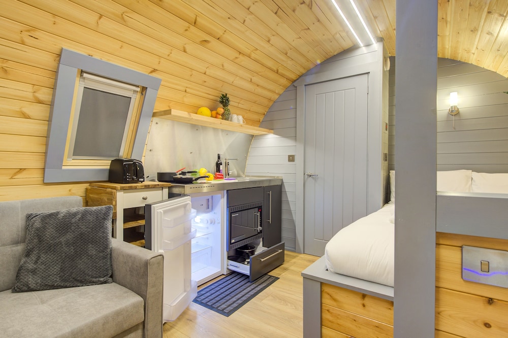 

Bologna - Kentallen - Onich Hotel & Lochside Beach Pods