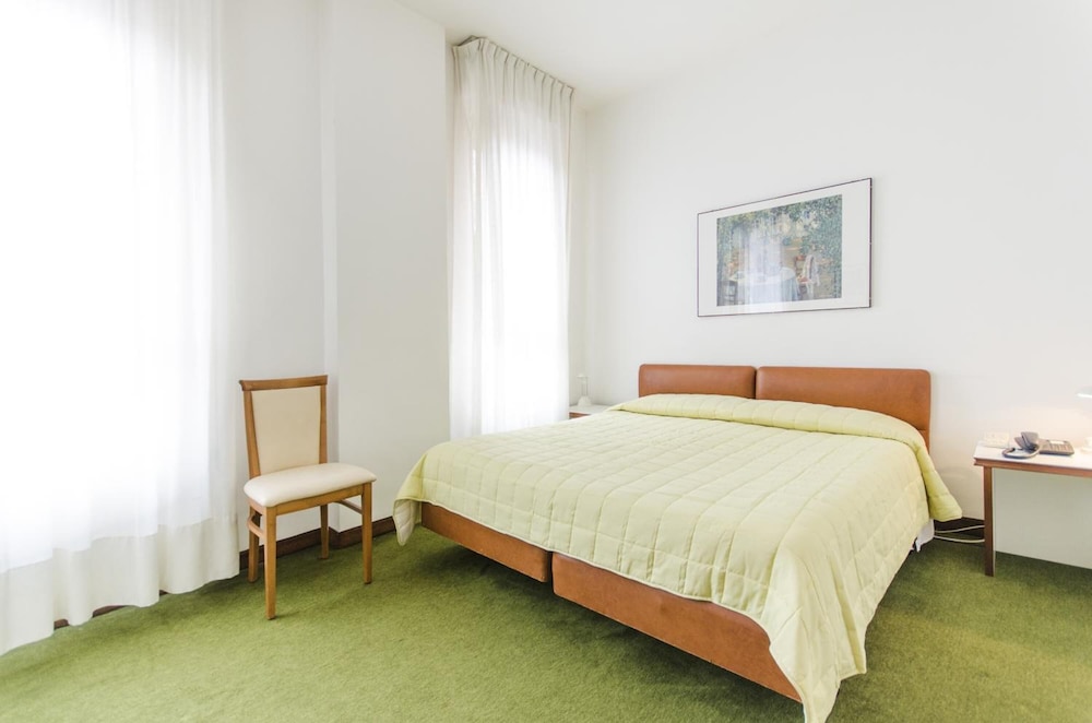 

Napoli - Lambrate - Hotel Molise 2