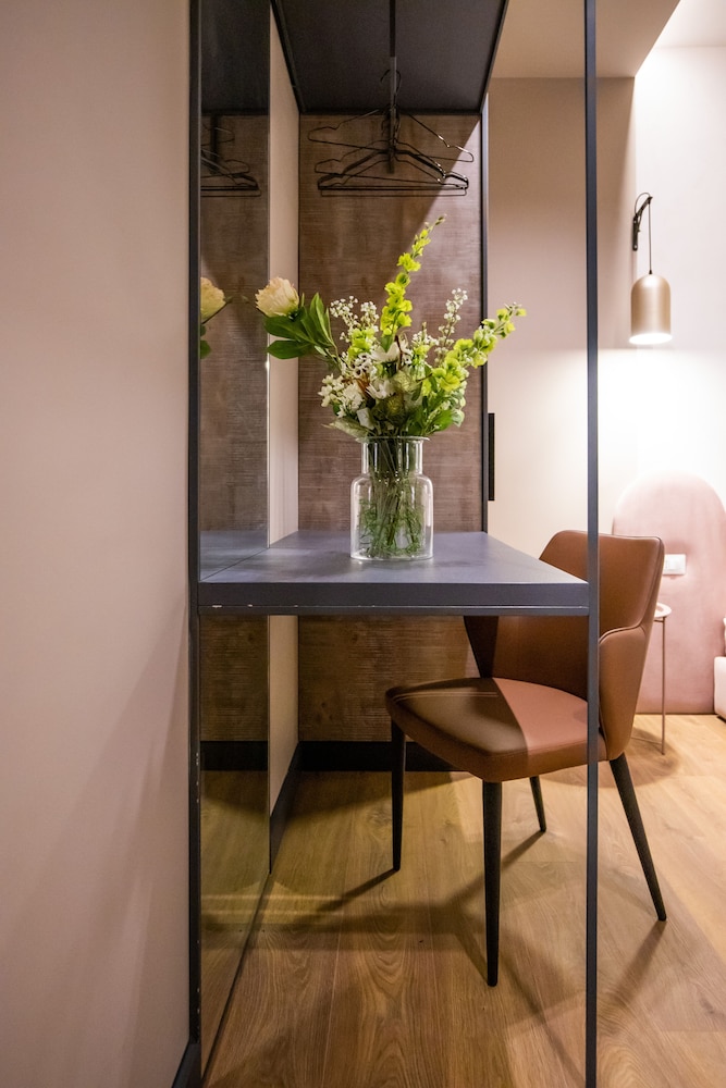

Torino - Tirana - Allure Boutique Hotel