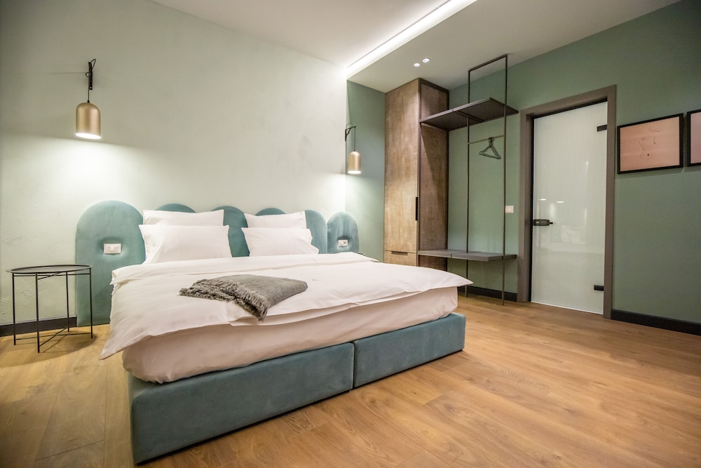 

Pescara - Tirana - Allure Boutique Hotel