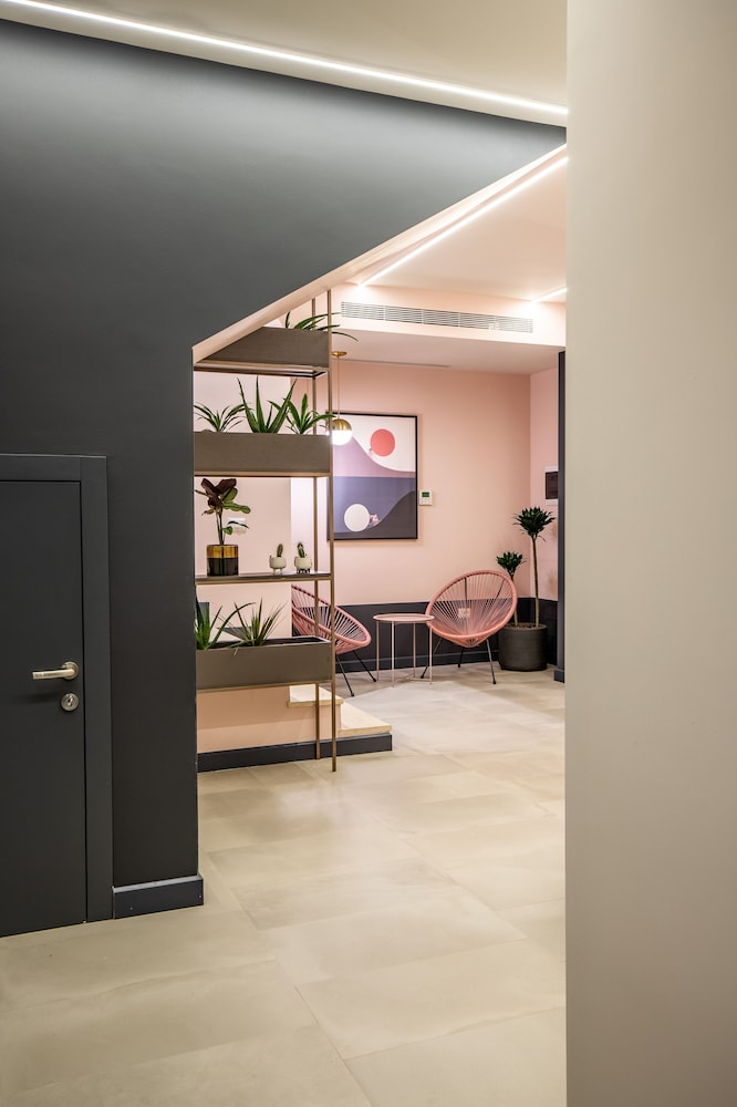 

Brindisi - Tirana - Allure Boutique Hotel