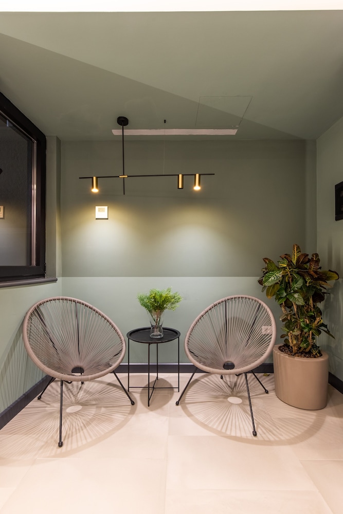 

Salerno - Tirana - Allure Boutique Hotel