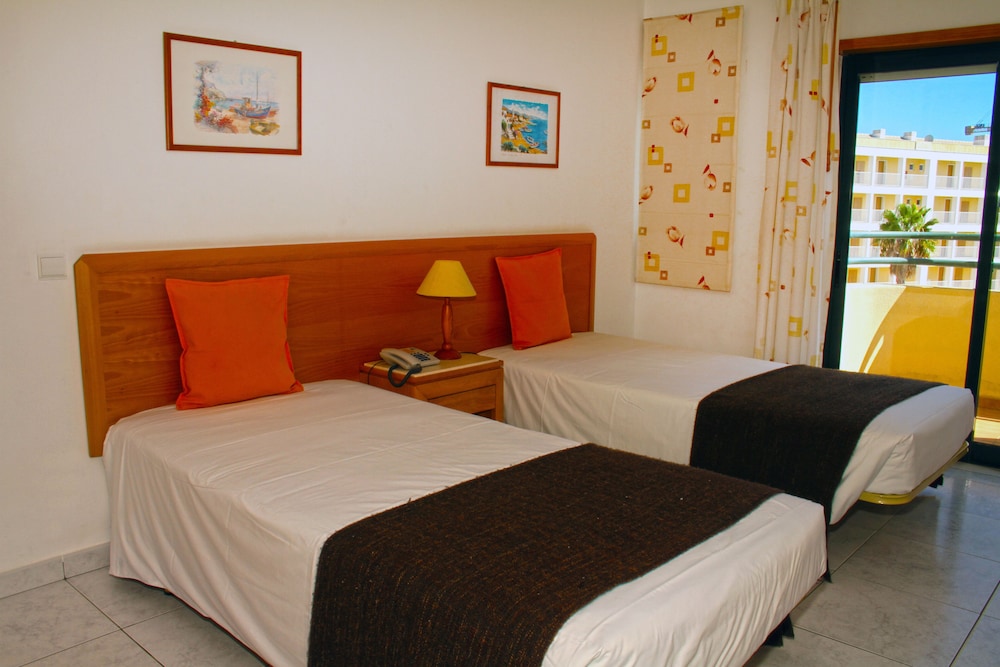 

Milano - Praia da Rocha - Plaza Real Atlantichotels