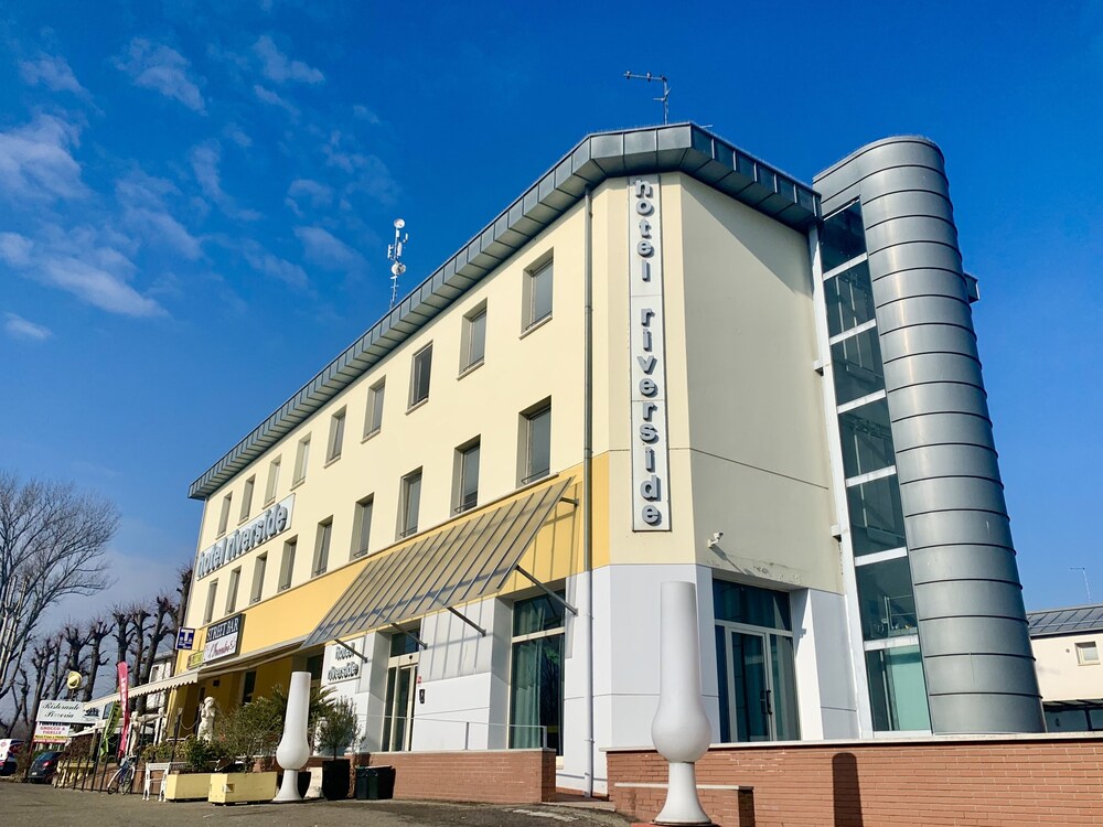 

Cagliari - Modena - Hotel Riverside